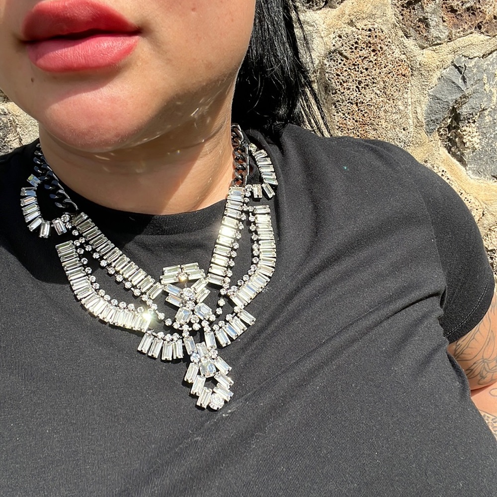 Express chandelier necklace